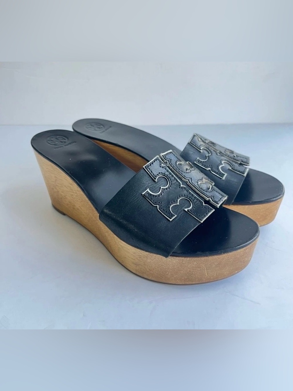 Tory Burch Ines 80 mm Black Leather Logo Slide Wooden Wedge - Picture 2 of 11